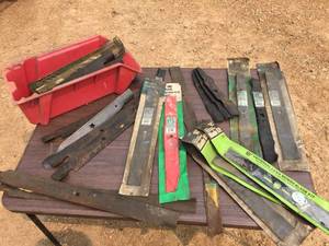 lot 193 image: Misc Lawnmower Blades