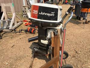 lot 72 image: 1976 Johnson 35 hp Outboard Motor