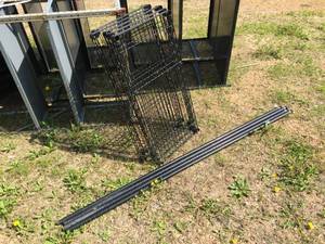 lot 212 image: Adjustable Wire Shelf Unit