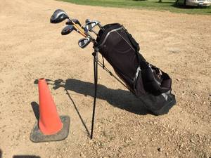 lot 219 image: Crossfire Affinity Golf Clubs - Bag