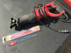 lot 225 image: Tool Shop Reciprocating Saw with Blades