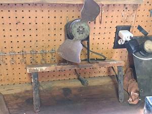lot 160 image: Vintage Table Fan