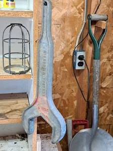 lot 193 image: Tri Clover Machine Co 4-12 Specialty Wrench 25H3