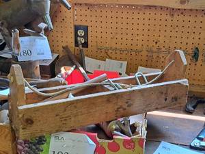 lot 196 image: 24 Wooden Tool Tray