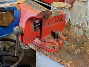 lot 212 image: Wilton 3-12 Bench Vise