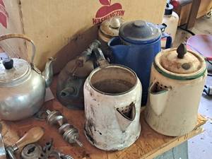 lot 250 image: Lot of (5) Vintage Coffee Pots