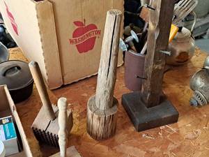 lot 257 image: (3) Wooden Tenderizers and (1) Coffee Mug Tree