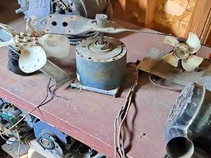 lot 221 image: Lot of (3) Electric Fans