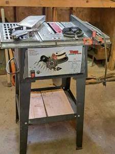 lot 132 image: Top Tool 10 Cutting and Molding Machine  Table Saw BTS-10
