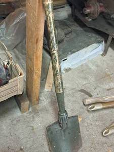 lot 292 image: Camping Shovel