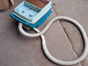 lot 315 image: Vintage Kenmore Magicord Canister Vacuumn