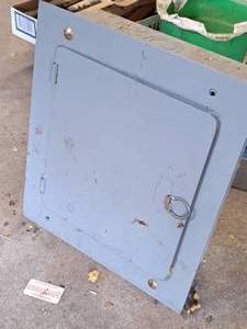lot 319 image: Gould I-T-E Indoor Loadcenter 3-Phase Electrical Panel Box EQ8S&F