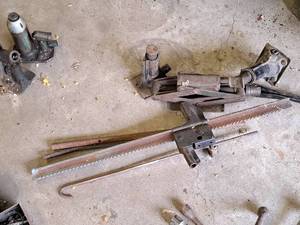 lot 323 image: Lot of (7) Car Jacks and Accessories