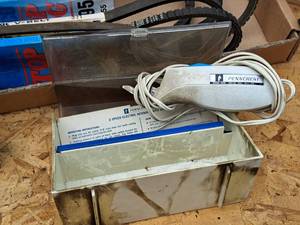 lot 343 image: Penncrest 2-speed Electric Scissors 5926 with Case