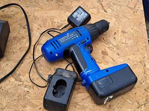 lot 346 image: 38 14.4V DrillDriver with Battery, Charger