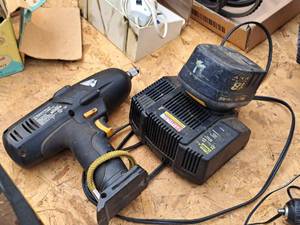 lot 345 image: Sears Craftsman 12 18V Impact Wrench 310.26825 with Battery, Charger
