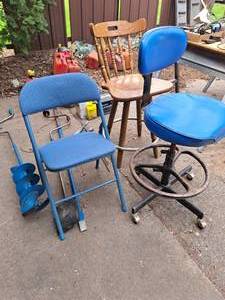 lot 348 image: Assorted Chairs - Folding Chair (x1), Rolling Stool (x1), Wooden Stool (x1)