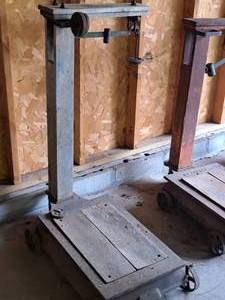 lot 359 image: Vintage Rolling Floor Scale
