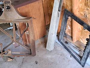lot 362 image: Lot of (3) Vintage Floor Scale Parts - Frame, Bezel, Upright