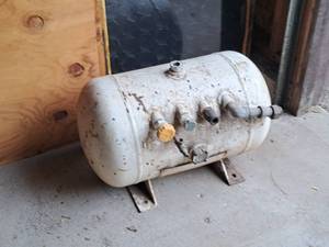 lot 365 image: Pressure Tank