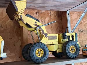lot 367 image: Vintage Tonka Front Loader XM8-975