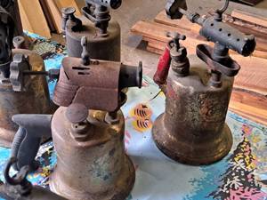 lot 380 image: Lot of (2) Vintage Torches