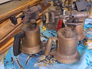 lot 383 image: Lot of (2) Vintage Torches