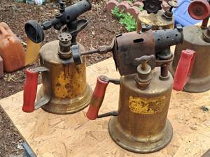 lot 384 image: Lot of (2) Vintage Torches