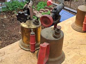 lot 386 image: Lot of (2) Vintage Torches