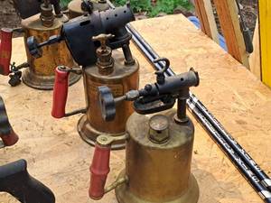 lot 389 image: Lot of (2) Vintage Torches