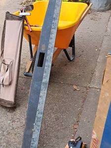 lot 403 image: 68-12 Concrete Float