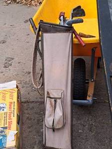 lot 401 image: Golf Bag with (5) Golf Club Irons #5,6,7,8 and (1) Golf Putter