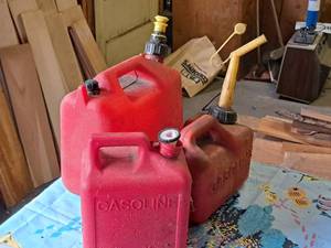 lot 422 image: Lot of (3) Plastic Gas Cans