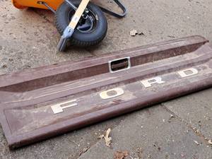 lot 429 image: Vintage Ford Tailgate