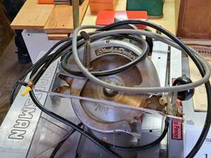 lot 122 image: Black & Decker Heavy Duty 7-14 Circular Saw 730