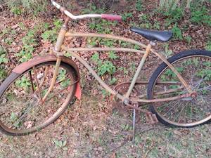 lot 126 image: Mens Single-speed Street Bicycle