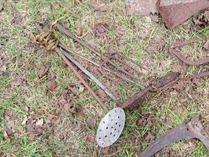 lot 464 image: (3) Ice Fishing Ice Scoops and (1) Spear Head