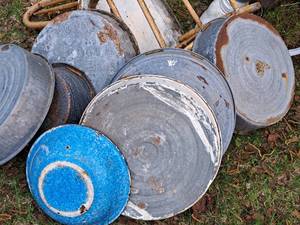 lot 467 image: Lot of (7) Metal Assorted Drip Pans