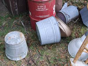 lot 468 image: Lot of  Metal Assorted Pails and Watering Can