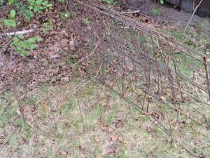lot 473 image: Lot of (8) Metal Wire Planter Cages