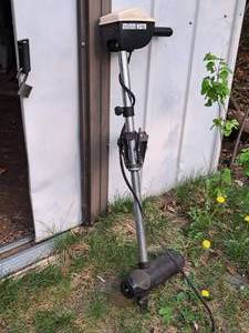 lot 485 image: Minnkota Weedless 65 Five Speed 28-lb Thrust Trolling Motor