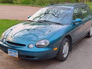 lot 113 image: 1996 Ford Taurus GL 4-Door Wagon