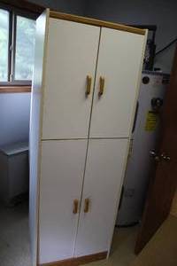 lot 501 image: 4-door5-shelf Pantry