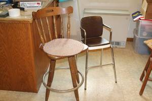 lot 508 image: 39 Bar Chair, 32 High Chair