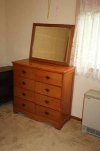 lot 514 image: 8-drawer Wood Dresser with Wood Framed Mirror