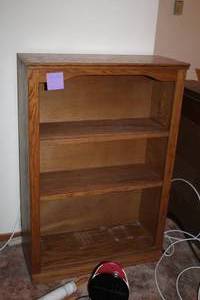 lot 517 image: 3-shelf Wood Bookcase