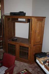 lot 518 image: Wood Entertainment Center