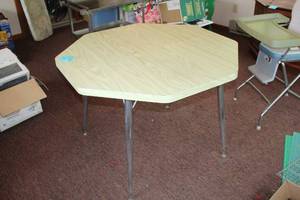 lot 527 image: Card Table