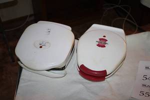 lot 550 image: Lot of (2) Cookers - Waffle Maker, Sandwich Maker
