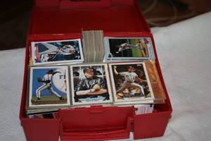 lot 551 image: Lot of  Baseball Collectors Cards (in a red plastic case)